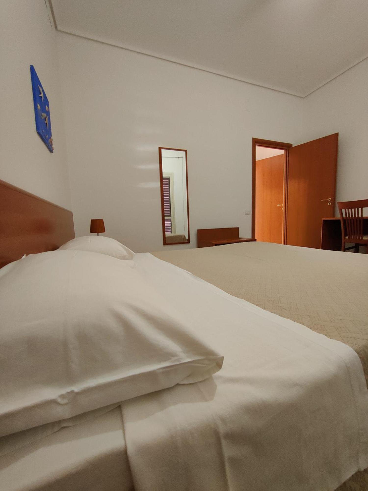 Appartamenti In Villa Polimnia Fontane Bianche Quarto foto