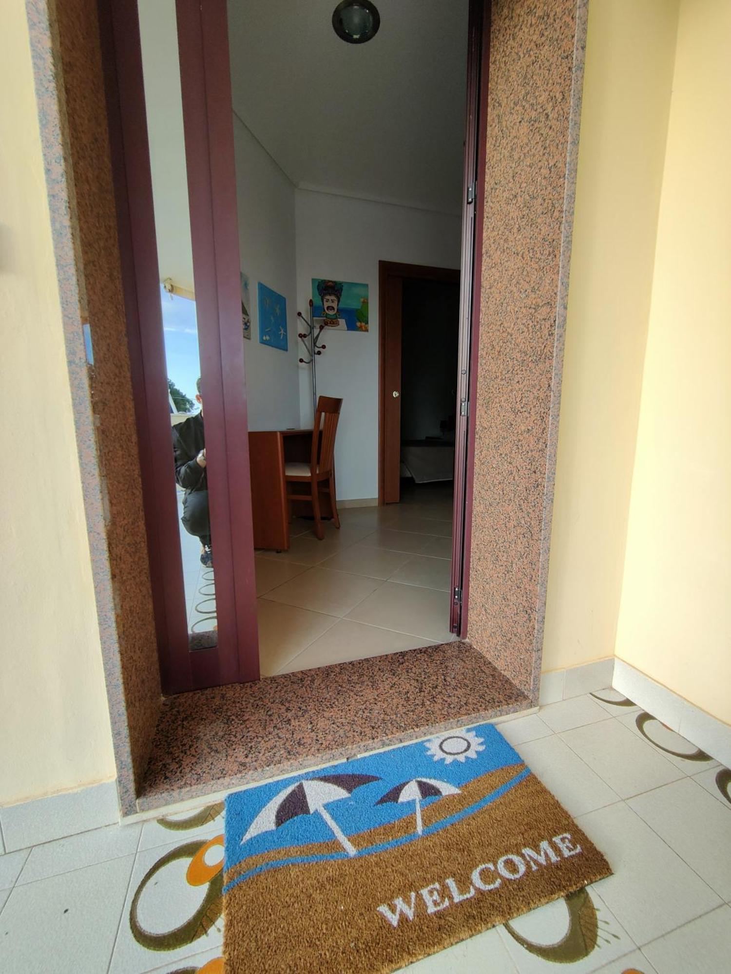 Appartamenti In Villa Polimnia Fontane Bianche Quarto foto